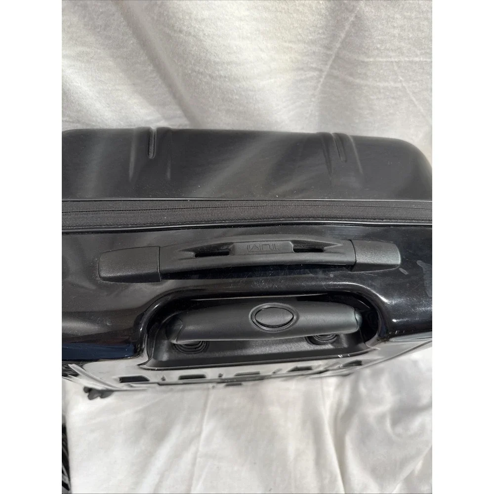 Tumi size carry
